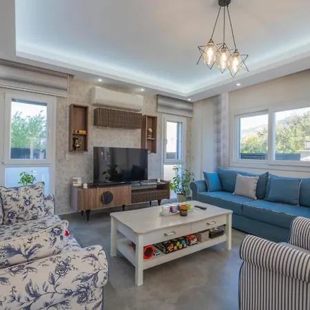 Secluded Luxurious With Pool In 페티예