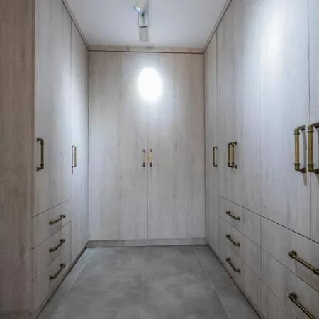 Secluded Luxurious With Pool In 페티예